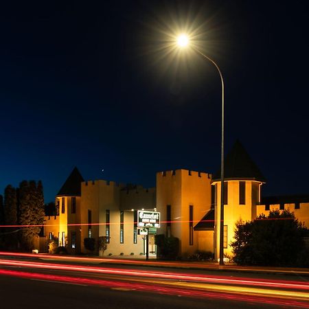 Camelot Motor Lodge And Conference Centre Палмерстон-Норт Экстерьер фото